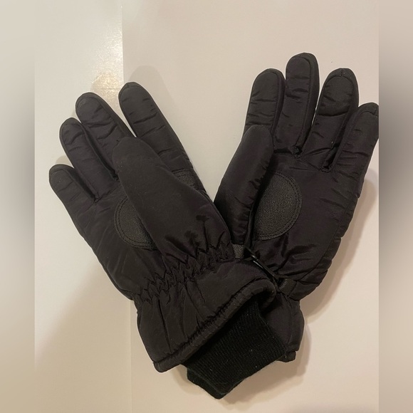 Thinsulate Black With Chevron Pattern Gloves Women’s Size Medium NWOT - Picture 2 of 3